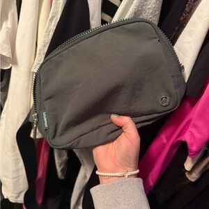 Lululemon belt bag 2L